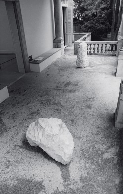 White Arch (1979) and Large White Column (1979), British Pavilion, Venice, 1980