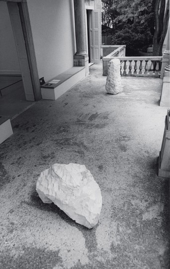 White Arch (1979) and Large White Column (1979), British Pavilion, Venice, 1980