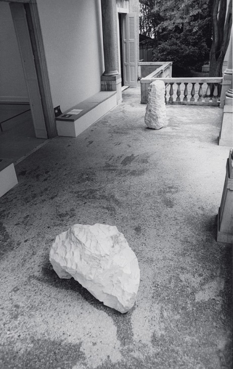White Arch (1979) and Large White Column (1979), British Pavilion, Venice, 1980