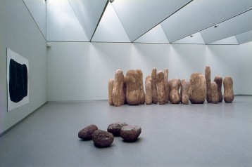 Stones (1980) and Two Red Holes (1981), Kröller-Müller Museum, Otterlo, 1981