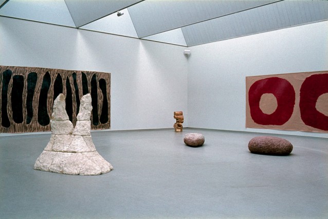 Installation views with First Black Wax (1981), Four Wilderness Stones (1980), Odd Elms (1981),Kröller-Müller Museum, Otterlo, 1981