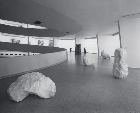 Installation view with White Arch (1979), Large White Column (1979), Bent White Lump (1979), Tall Wood Block (1978), Round Pile (1979) and Apple Pile (1978), Guggenheim Museum, New York, 1979